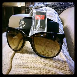 Ray-Ban cat eyes sunglasses