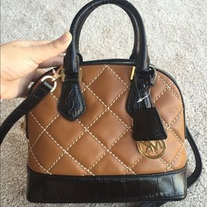 Michael Michael Kors Smythe dome crossbody bag