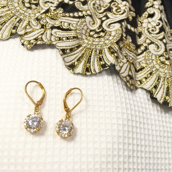 ‎٭ Beautiful Gold Plated Earrings ‎٭ - Picture 1 of 1