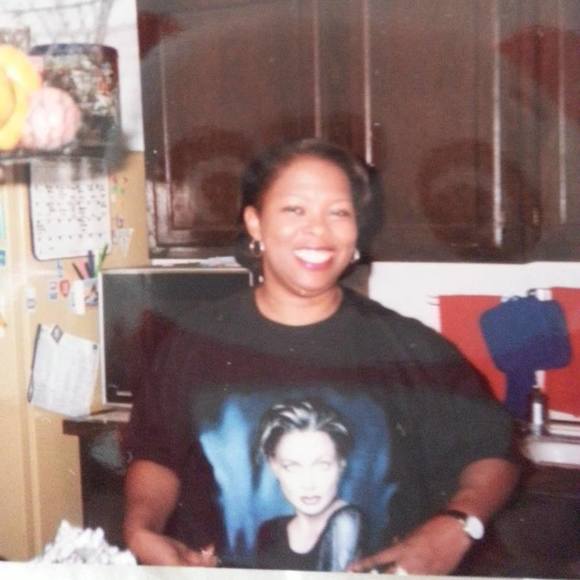 Meet your Posher, Glenda - Picture 1 of 1