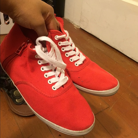 H&M tennis shoes