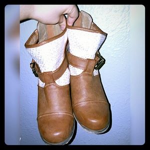 Tan boots booties.