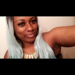 Meet your Posher, Ajahnae