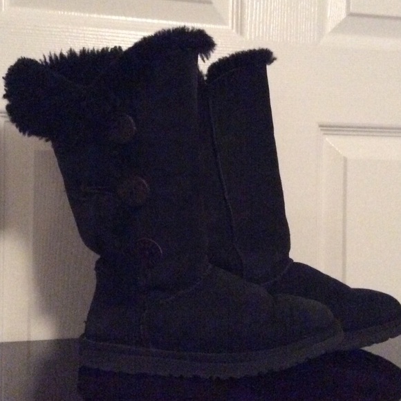 Authentic Black Bailey Uggs 3 Buttons Size 6