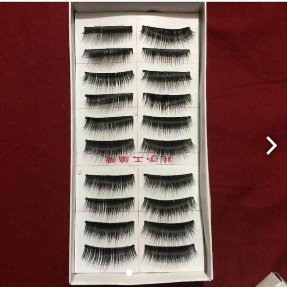 Falsies - Picture 1 of 3