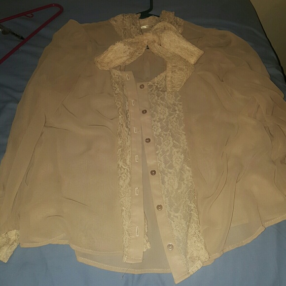 Beige lace pussy bow chiffon shirt