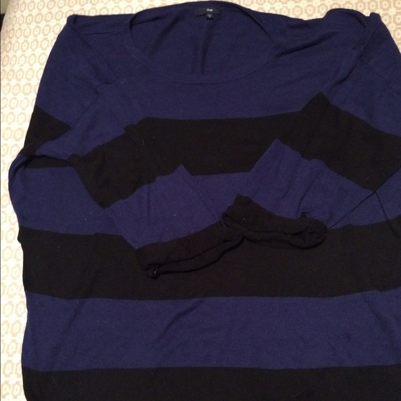 GAP sweater