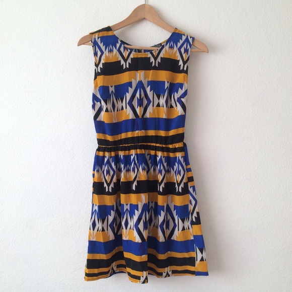 Dresses & Skirts - Print dress