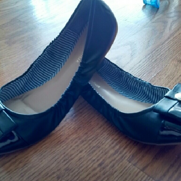 Black, Tommy Hilfiger flats. Size 8.5