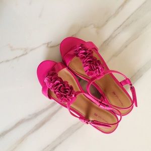 AMERICAN EAGLE / Pink Flower Sandals 🌺