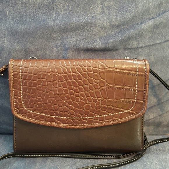 ☆☆SOLD☆☆ Kathy Van Zeeland Cross-body - Picture 2 of 4