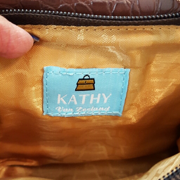 ☆☆SOLD☆☆ Kathy Van Zeeland Cross-body - Picture 4 of 4