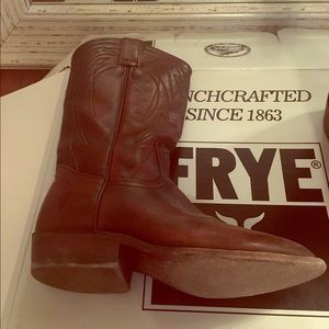 Size 6 Frye cowboy boots in dark brown.