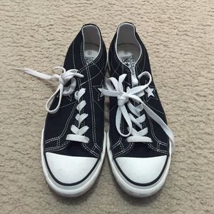 Women's Converse, black size 8
