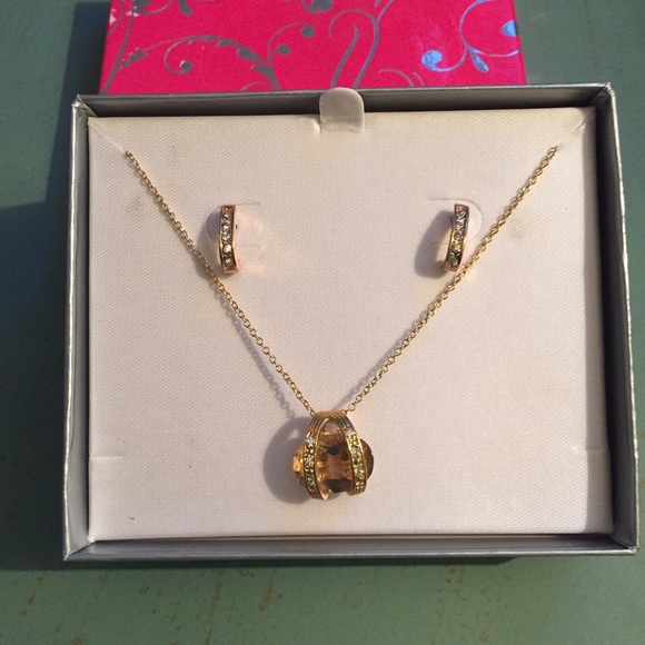 Topaz and crystal necklace set