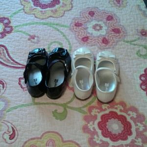 2 pair little girls 8.5 Toddler dress shoes.