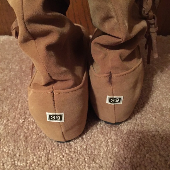 Suede boots - Picture 2 of 3