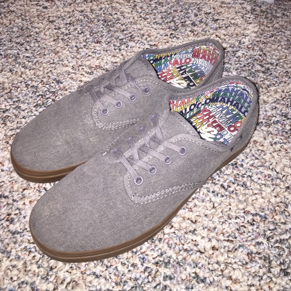 Gray vans mahalo