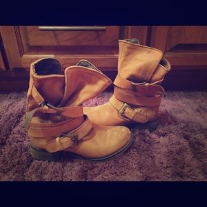 Steve Madden leather boots