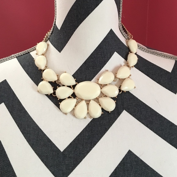 White and Cold Statement necklace