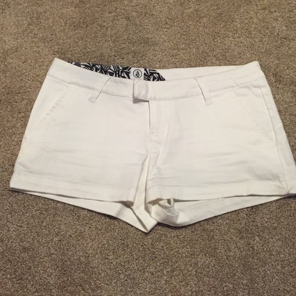 Volcum white shorts