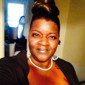 Meet your Posher, Cynthia