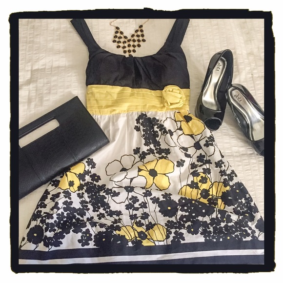 💛Floral Black & Yellow Dress.💛