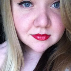 Meet your Posher, Cassandra