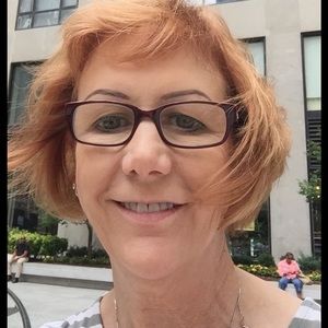 Meet your Posher, Hollis