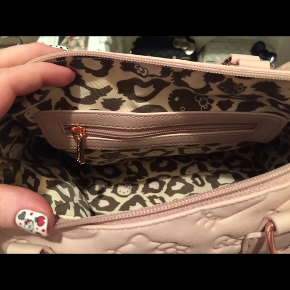 Hello Kitty Pink Handbag - Picture 2 of 4
