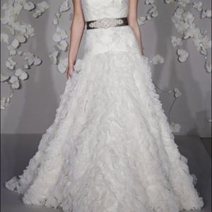 Lazaro 3000 wedding dress