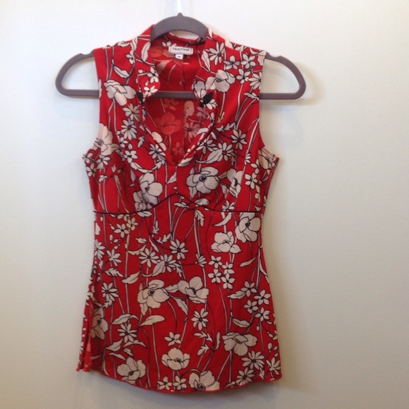 Sleeveless blouse