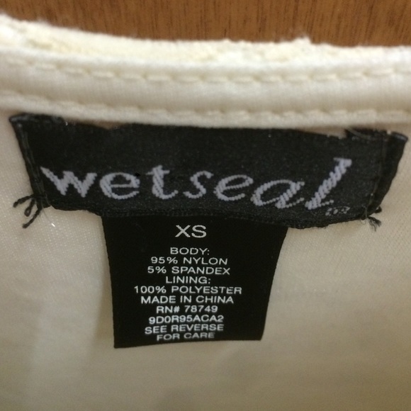 Lace, cream colored XS dress. - Picture 3 of 4