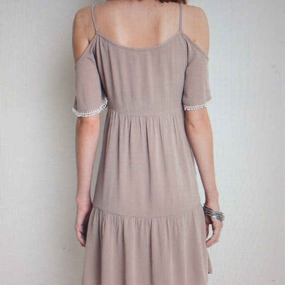 COLD SHOULDER TOP - Picture 3 of 3