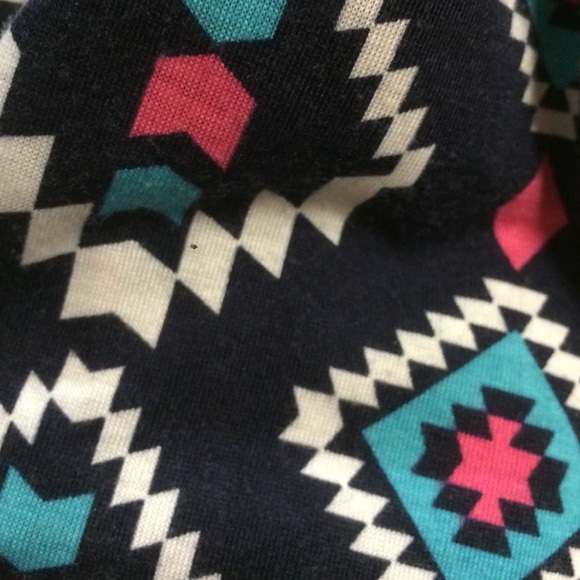 Blue, pink and white designed crop top - Picture 3 of 3