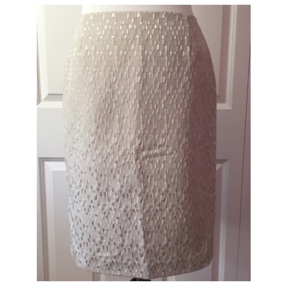 Tahari Dresses & Skirts - TAHARI textured pencil skirt