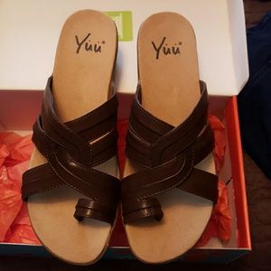 Yuu Sandals- NEW