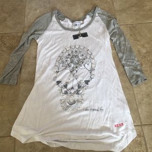 Brand-new with tags Peace love world t.