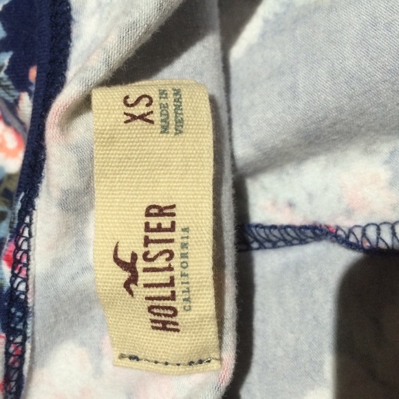 Hollister, floral dress - Picture 3 of 4