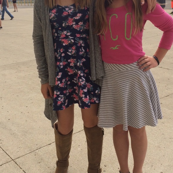 Hollister, floral dress - Picture 4 of 4