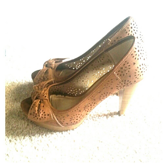 Women's brown heels