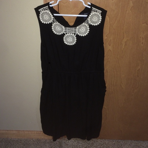 Black Dress - Picture 1 of 3