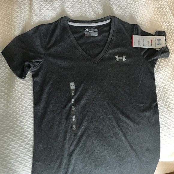 NWT Under Armour XS charcoal gray heat gear tee