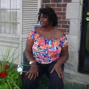 Meet your Posher, Cynthia