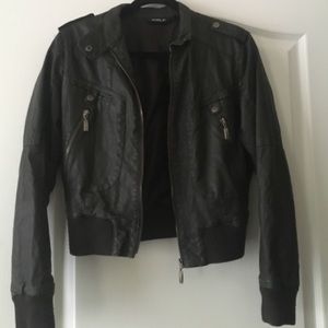 Adorable leather bomber jacket