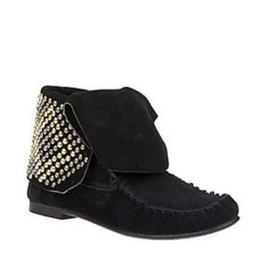 Steve Madden T-Stud black sued booties
