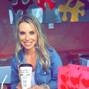 Meet your Posher, Lori