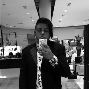 Meet your Posher, Jhose