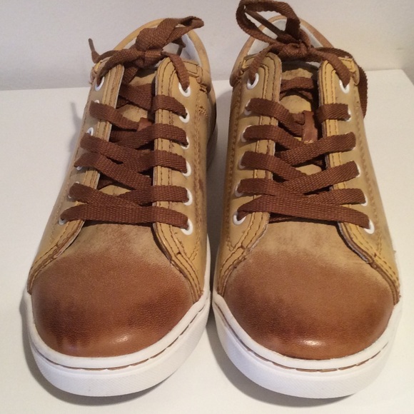 NIB ! UGG Australia Bomber Sneaker - Picture 2 of 4