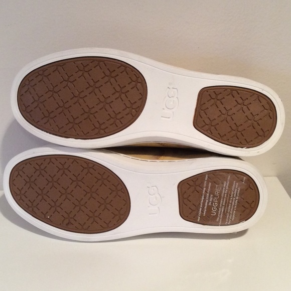 NIB ! UGG Australia Bomber Sneaker - Picture 4 of 4